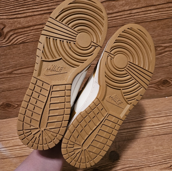 Nike Dunk Low Retro Shoes size 9.5 Pale Ivory / Wheat New - Picture 7 of 10